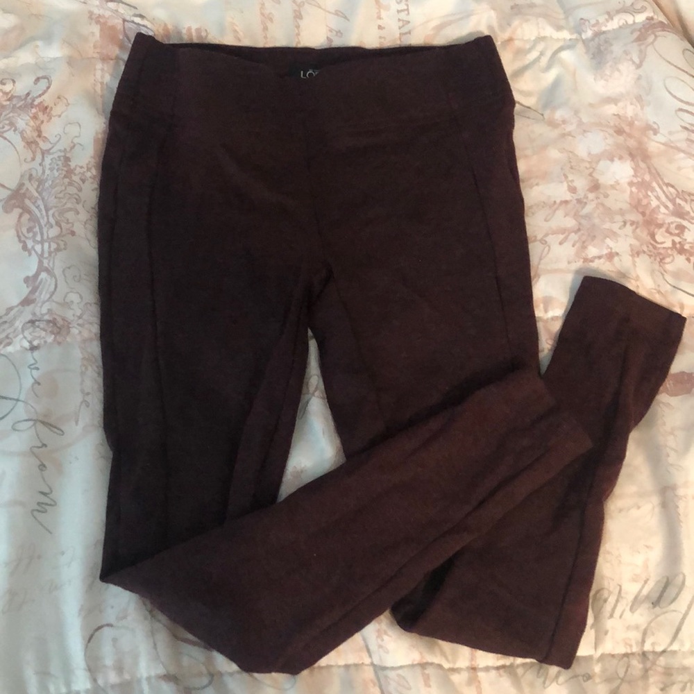 A cranberry red leggings .With design on the side!